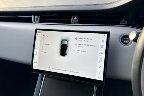 KO74EZZ Land Rover Range Rover Evoque 2.0 D200 Autobiography 5dr Thumbnail #38