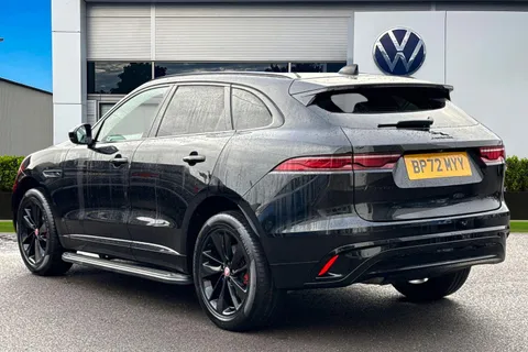 BP72MYY Jaguar F-Pace 2.0 D200 MHEV R-Dynamic Black Auto AWD Euro 6 (s/s) 5dr Thumbnail #3