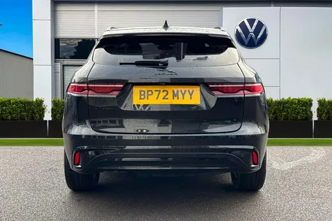 BP72MYY Jaguar F-Pace 2.0 D200 MHEV R-Dynamic Black Auto AWD Euro 6 (s/s) 5dr Thumbnail #5