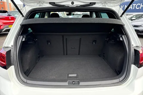 6 of 53 for Volkswagen Golf 2.0 TDI GTD DSG Euro 6 (s/s) 5dr