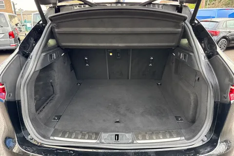 BP72MYY Jaguar F-Pace 2.0 D200 MHEV R-Dynamic Black Auto AWD Euro 6 (s/s) 5dr Thumbnail #7