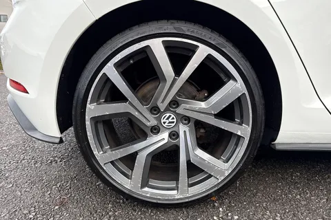 9 of 53 for Volkswagen Golf 2.0 TDI GTD DSG Euro 6 (s/s) 5dr