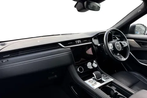 BP72MYY Jaguar F-Pace 2.0 D200 MHEV R-Dynamic Black Auto AWD Euro 6 (s/s) 5dr Thumbnail #15