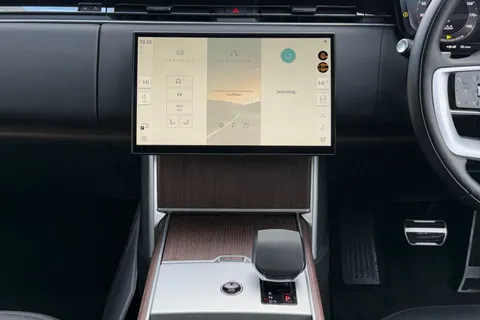 14 of 50 for Land Rover Range Rover 3.0 P550e 38.2kWh Autobiography SUV 5dr Petrol Plug-in Hybrid Auto 4WD Euro 6 (s/s) (550 ps)