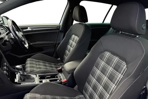 15 of 53 for Volkswagen Golf 2.0 TDI GTD DSG Euro 6 (s/s) 5dr