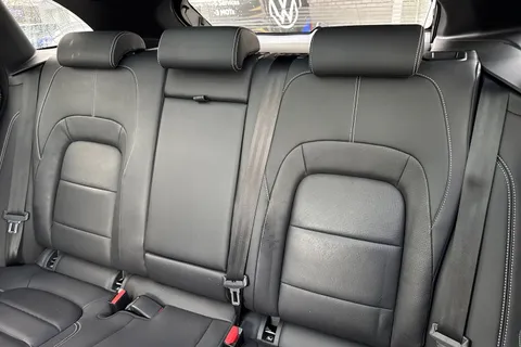 BP72MYY Jaguar F-Pace 2.0 D200 MHEV R-Dynamic Black Auto AWD Euro 6 (s/s) 5dr Thumbnail #19