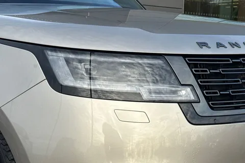 17 of 50 for Land Rover Range Rover 3.0 P550e 38.2kWh Autobiography SUV 5dr Petrol Plug-in Hybrid Auto 4WD Euro 6 (s/s) (550 ps)