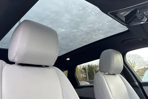 22 of 40 for Land Rover Range Rover Velar 2.0 D200 Dynamic SE 5dr