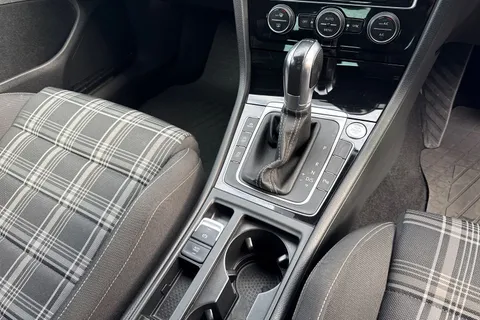 22 of 53 for Volkswagen Golf 2.0 TDI GTD DSG Euro 6 (s/s) 5dr