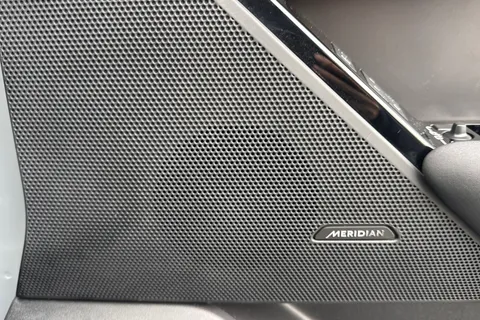 25 of 40 for Land Rover Range Rover Velar 2.0 D200 Dynamic SE 5dr