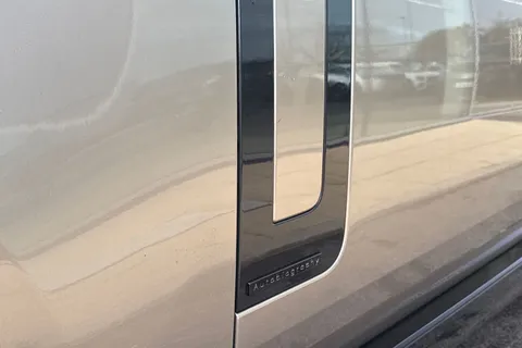 28 of 50 for Land Rover Range Rover 3.0 P550e 38.2kWh Autobiography SUV 5dr Petrol Plug-in Hybrid Auto 4WD Euro 6 (s/s) (550 ps)