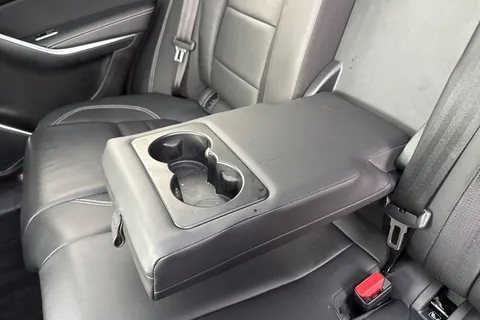 BP72MYY Jaguar F-Pace 2.0 D200 MHEV R-Dynamic Black Auto AWD Euro 6 (s/s) 5dr Thumbnail #38