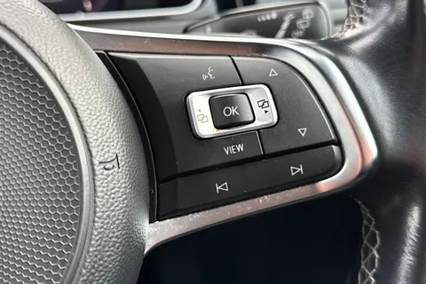 38 of 53 for Volkswagen Golf 2.0 TDI GTD DSG Euro 6 (s/s) 5dr