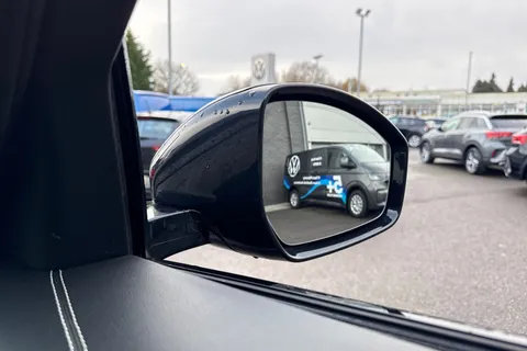 BP72MYY Jaguar F-Pace 2.0 D200 MHEV R-Dynamic Black Auto AWD Euro 6 (s/s) 5dr Thumbnail #41