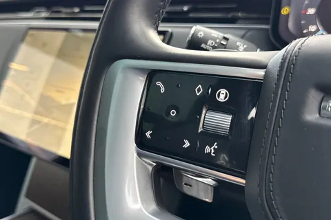 37 of 50 for Land Rover Range Rover 3.0 P550e 38.2kWh Autobiography SUV 5dr Petrol Plug-in Hybrid Auto 4WD Euro 6 (s/s) (550 ps)