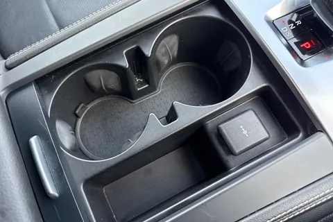 BP72MYY Jaguar F-Pace 2.0 D200 MHEV R-Dynamic Black Auto AWD Euro 6 (s/s) 5dr Thumbnail #43