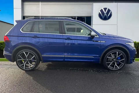 DF23CUV Volkswagen Tiguan 2.0 TSI 320 4Motion R 5dr DSG **PAN ROOF + WINTER PACK** Thumbnail #3