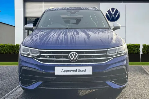 DF23CUV Volkswagen Tiguan 2.0 TSI 320 4Motion R 5dr DSG **PAN ROOF + WINTER PACK** Thumbnail #6