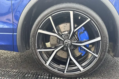 DF23CUV Volkswagen Tiguan 2.0 TSI 320 4Motion R 5dr DSG **PAN ROOF + WINTER PACK** Thumbnail #11