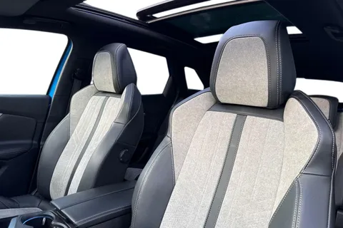 15 of 66 for PEUGEOT 3008 1.6 13.2kWh GT e-EAT Euro 6 (s/s) 5dr