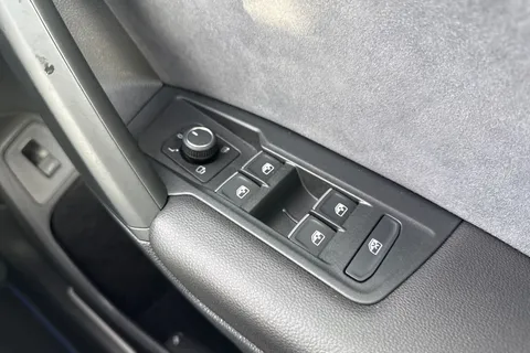 DF23CUV Volkswagen Tiguan 2.0 TSI 320 4Motion R 5dr DSG **PAN ROOF + WINTER PACK** Thumbnail #21