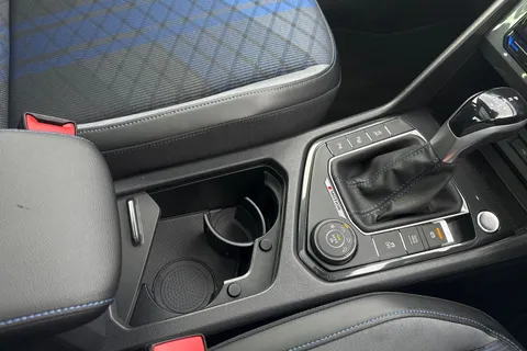 DF23CUV Volkswagen Tiguan 2.0 TSI 320 4Motion R 5dr DSG **PAN ROOF + WINTER PACK** Thumbnail #23