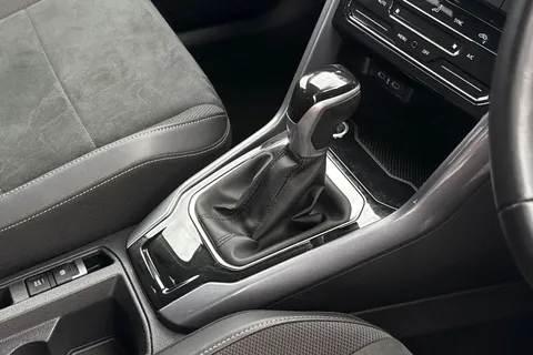 23 of 42 for VOLKSWAGEN T-ROC 1.5 TSI Style 5dr DSG