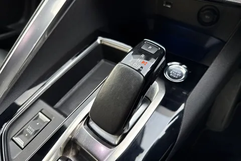 22 of 66 for PEUGEOT 3008 1.6 13.2kWh GT e-EAT Euro 6 (s/s) 5dr