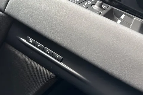 KR74EVF Land Rover Range Rover Evoque 2.0 D200 Dynamic SE 5dr Thumbnail #26