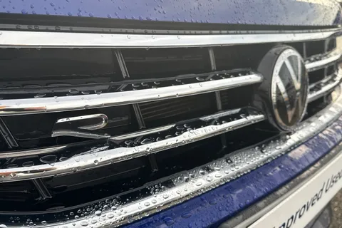 DF23CUV Volkswagen Tiguan 2.0 TSI 320 4Motion R 5dr DSG **PAN ROOF + WINTER PACK** Thumbnail #30