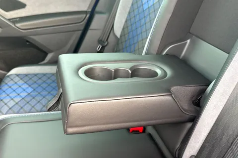 DF23CUV Volkswagen Tiguan 2.0 TSI 320 4Motion R 5dr DSG **PAN ROOF + WINTER PACK** Thumbnail #31