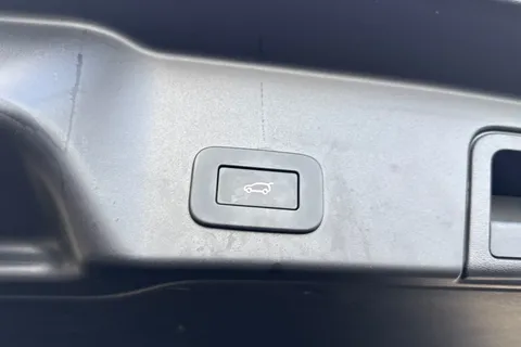 KR74EVF Land Rover Range Rover Evoque 2.0 D200 Dynamic SE 5dr Thumbnail #33