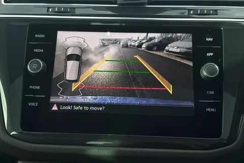 DF23CUV Volkswagen Tiguan 2.0 TSI 320 4Motion R 5dr DSG **PAN ROOF + WINTER PACK** Thumbnail #46