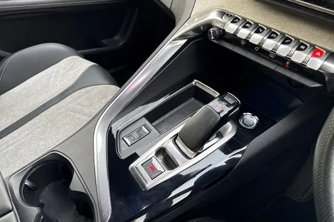 58 of 66 for PEUGEOT 3008 1.6 13.2kWh GT e-EAT Euro 6 (s/s) 5dr