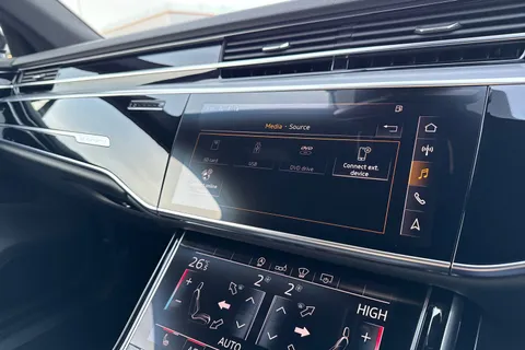 AP70KMX Audi A8 55 TFSI Quattro Black Edition 4dr Tiptronic Thumbnail #36