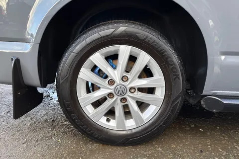 DG21TNV Volkswagen Transporter T28 Panel van Highline SWB 110 PS 2.0 TDI 5sp Manual Thumbnail #10