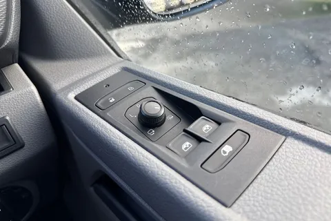 DG21TNV Volkswagen Transporter T28 Panel van Highline SWB 110 PS 2.0 TDI 5sp Manual Thumbnail #20