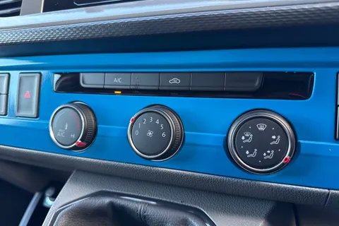 DG21TNV Volkswagen Transporter T28 Panel van Highline SWB 110 PS 2.0 TDI 5sp Manual Thumbnail #21