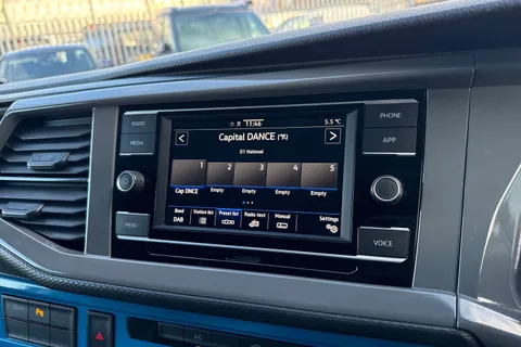 DG21TNV Volkswagen Transporter T28 Panel van Highline SWB 110 PS 2.0 TDI 5sp Manual Thumbnail #32