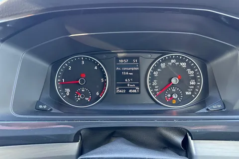 44 of 51 for Volkswagen California Ocean SWB EU6 150 PS 2.0 TDI BMT 7sp DSG