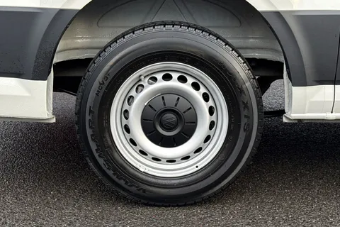 BV25SMO Volkswagen Crafter 2.0 TDI 140PS Commerce High Roof-Business Pack Thumbnail #10