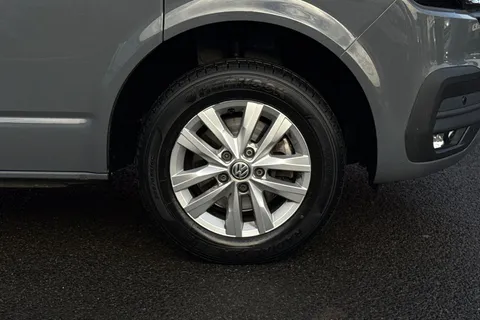 BG74JNK Volkswagen Transporter 2.0TDI 110ps T28 Highline BMT SWB-LED's Thumbnail #10