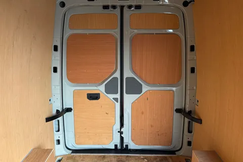 BV25SMO Volkswagen Crafter 2.0 TDI 140PS Commerce High Roof-Business Pack Thumbnail #18