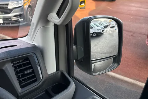 BV25SMO Volkswagen Crafter 2.0 TDI 140PS Commerce High Roof-Business Pack Thumbnail #20