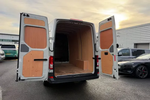 BV25SMO Volkswagen Crafter 2.0 TDI 140PS Commerce High Roof-Business Pack Thumbnail #37