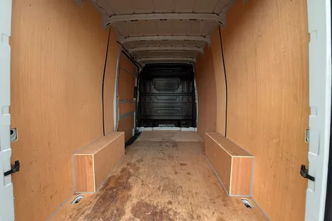 BV25SMO Volkswagen Crafter 2.0 TDI 140PS Commerce High Roof-Business Pack Thumbnail #40