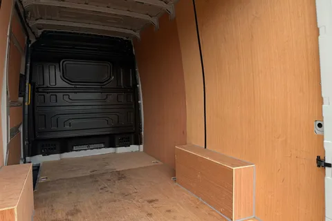 BV25SMO Volkswagen Crafter 2.0 TDI 140PS Commerce High Roof-Business Pack Thumbnail #41