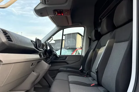 BV25SMO Volkswagen Crafter 2.0 TDI 140PS Commerce High Roof-Business Pack Thumbnail #47