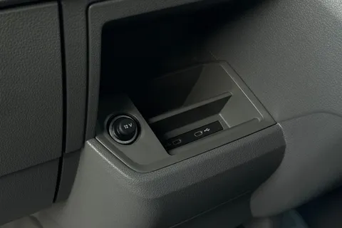 BV25SMO Volkswagen Crafter 2.0 TDI 140PS Commerce High Roof-Business Pack Thumbnail #51