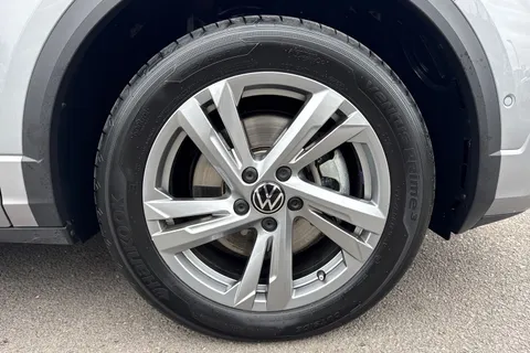 DE74UOL Volkswagen T-Roc 2.0 TDI 150 EVO R-Line 5dr DSG ⭐Low TAX £195 a year⭐ Thumbnail #11